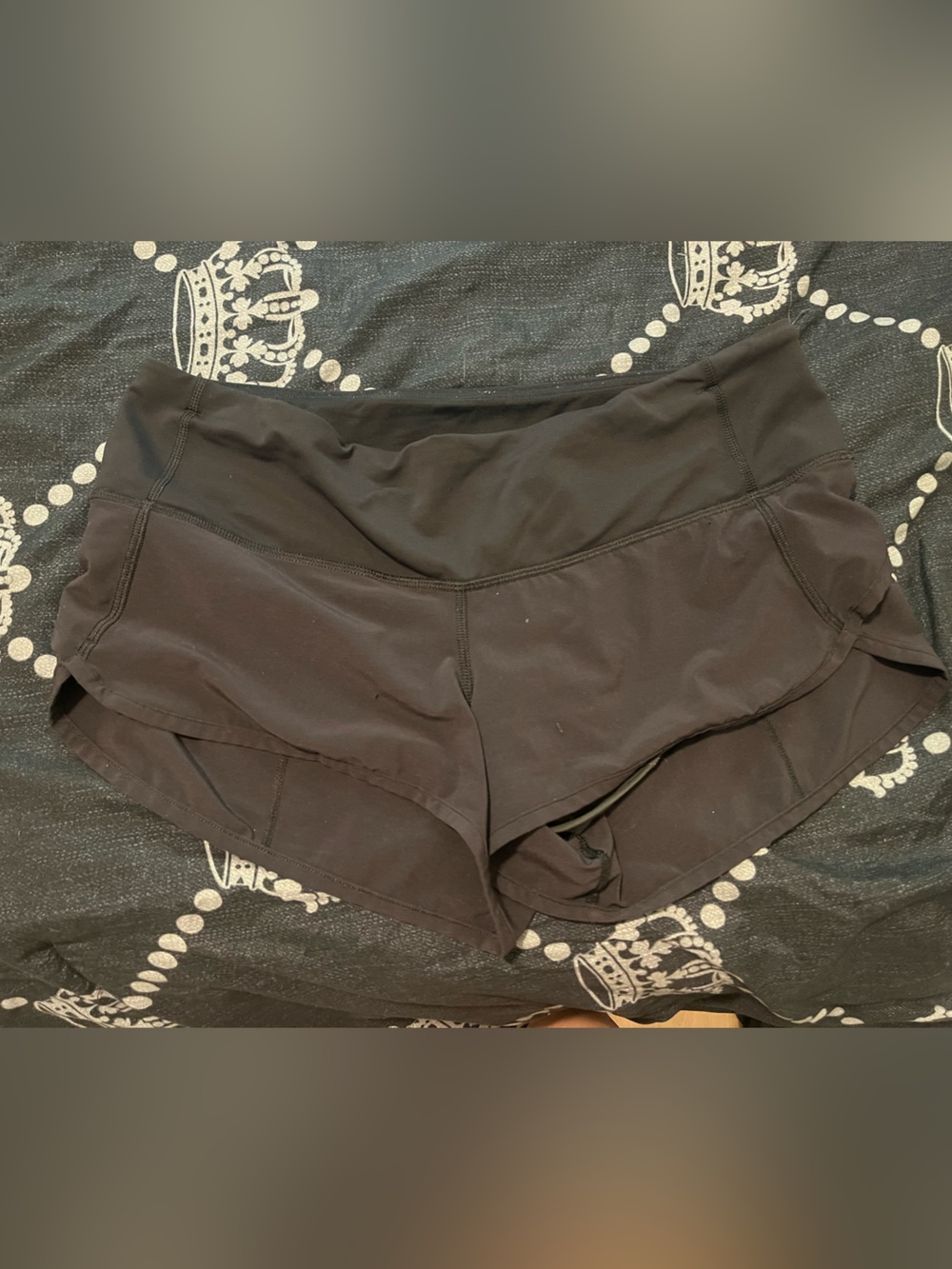 Black Lululemon short shorts